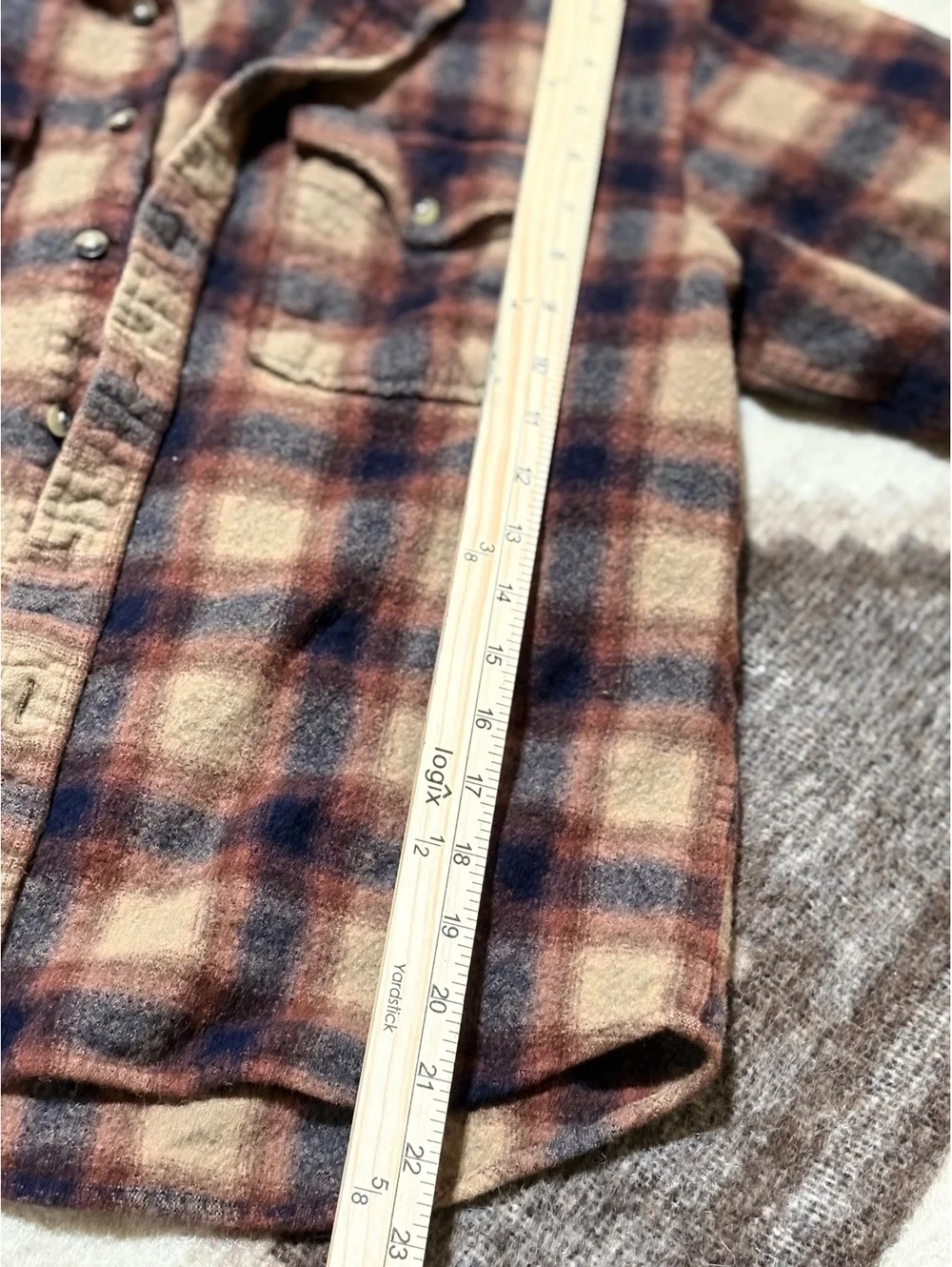 Vintage Pendleton Outdoor Shirt 100% Virgin Wool Large Plaid Button-Up